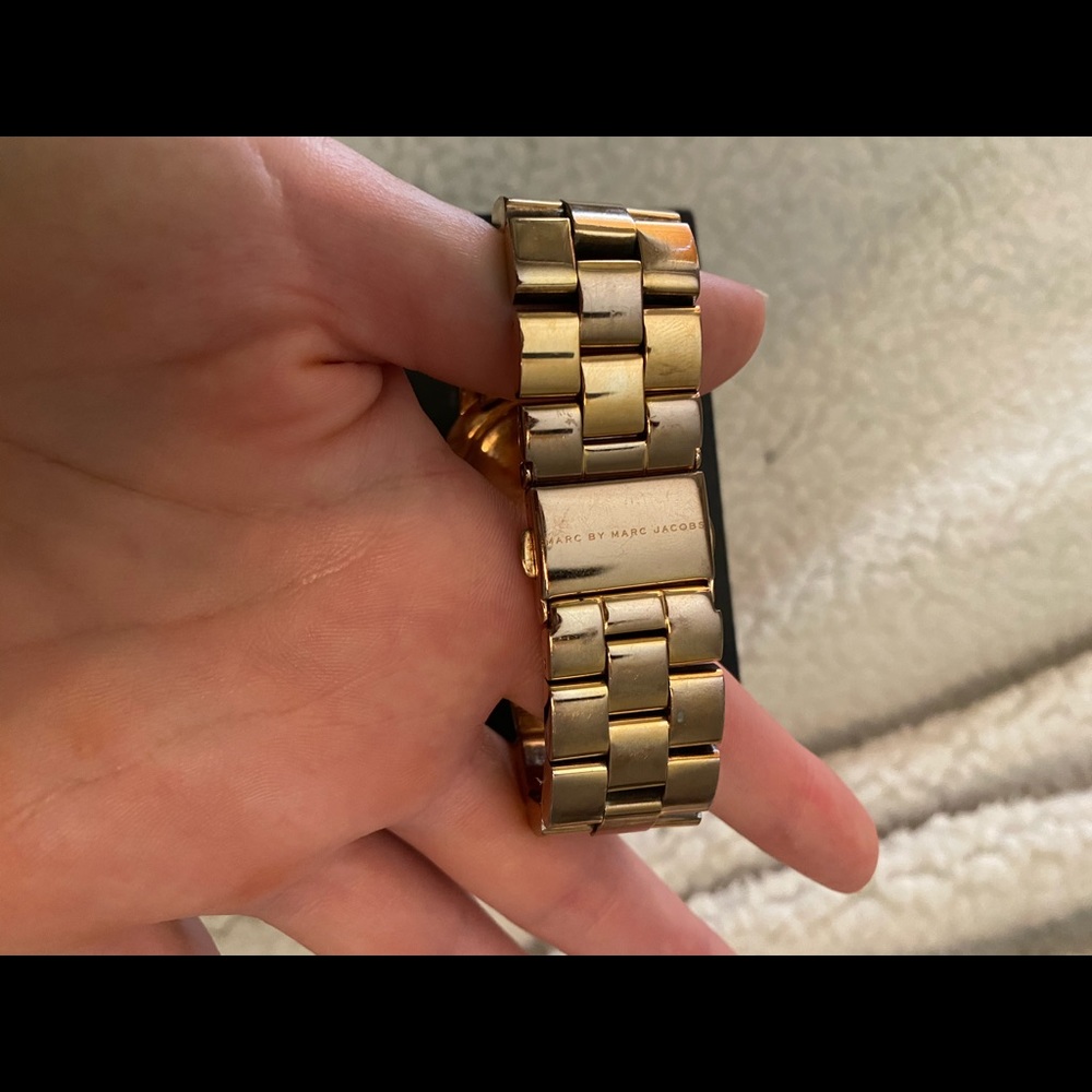 Marc Jacobs Watch - Picture 3 of 4